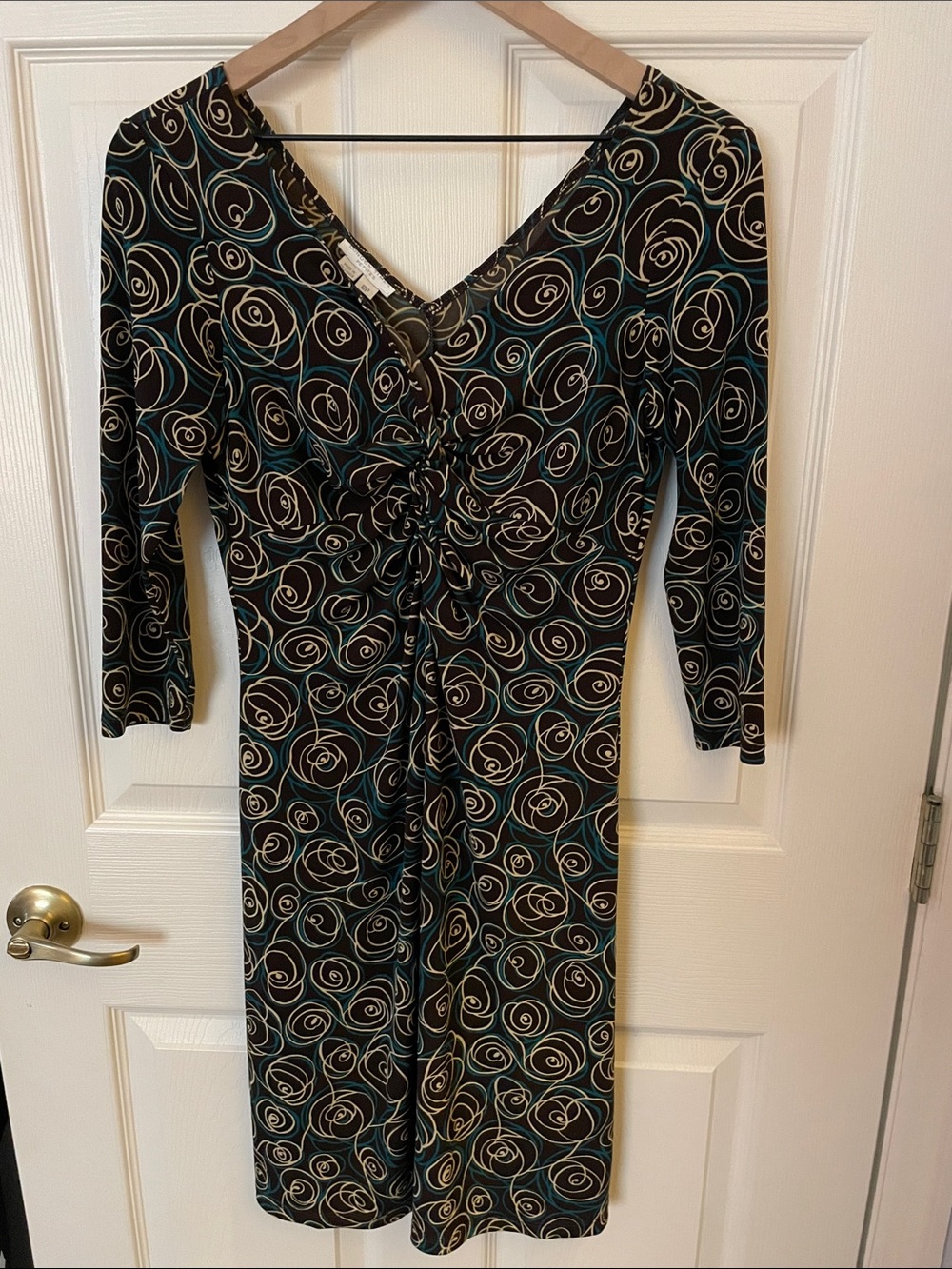 London Times Petites Black Floral Swirl V-Neck Dress with Teal Accents, 8P